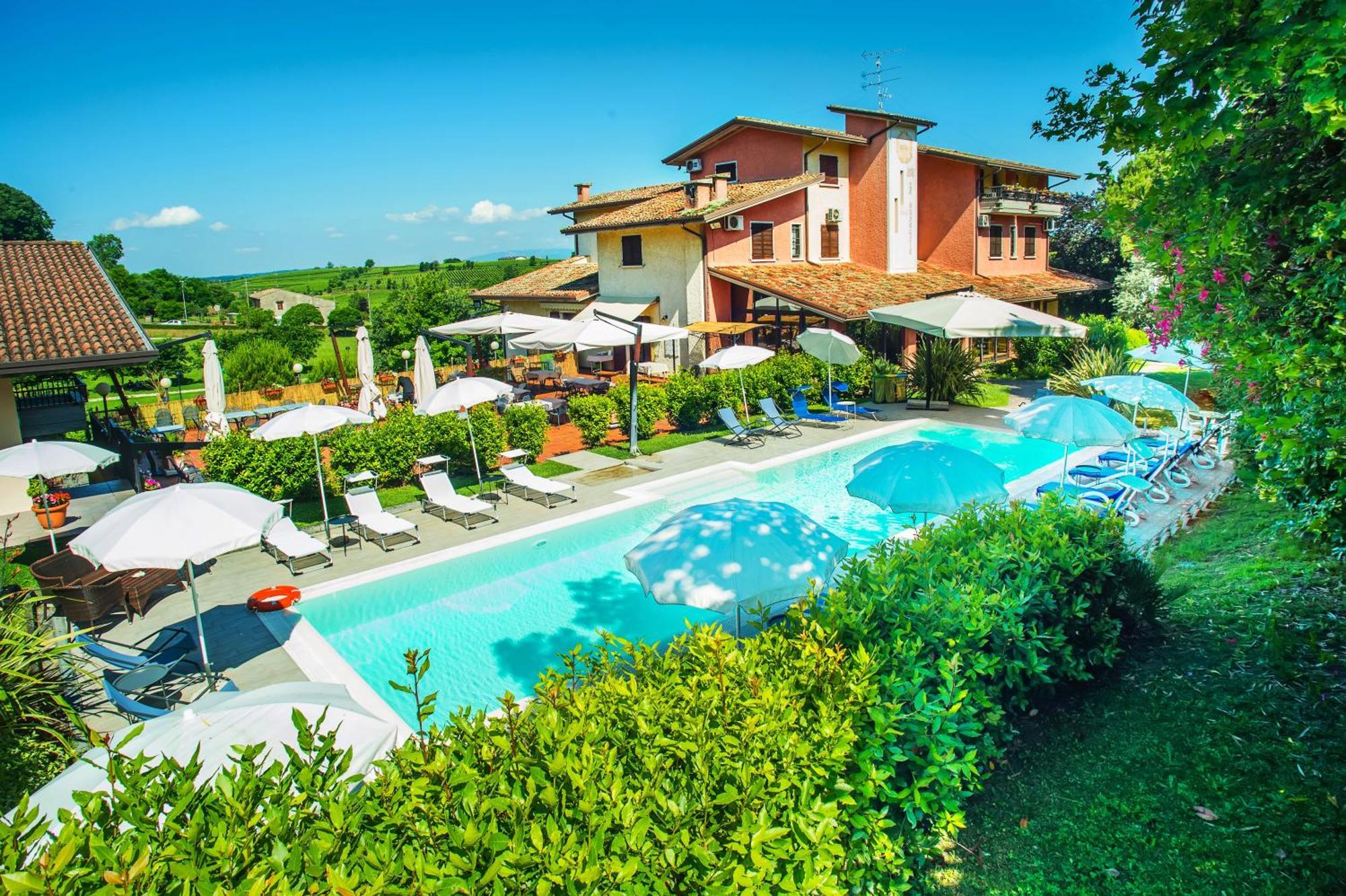 Hotel Il Castello Поццоленґо Екстер'єр фото